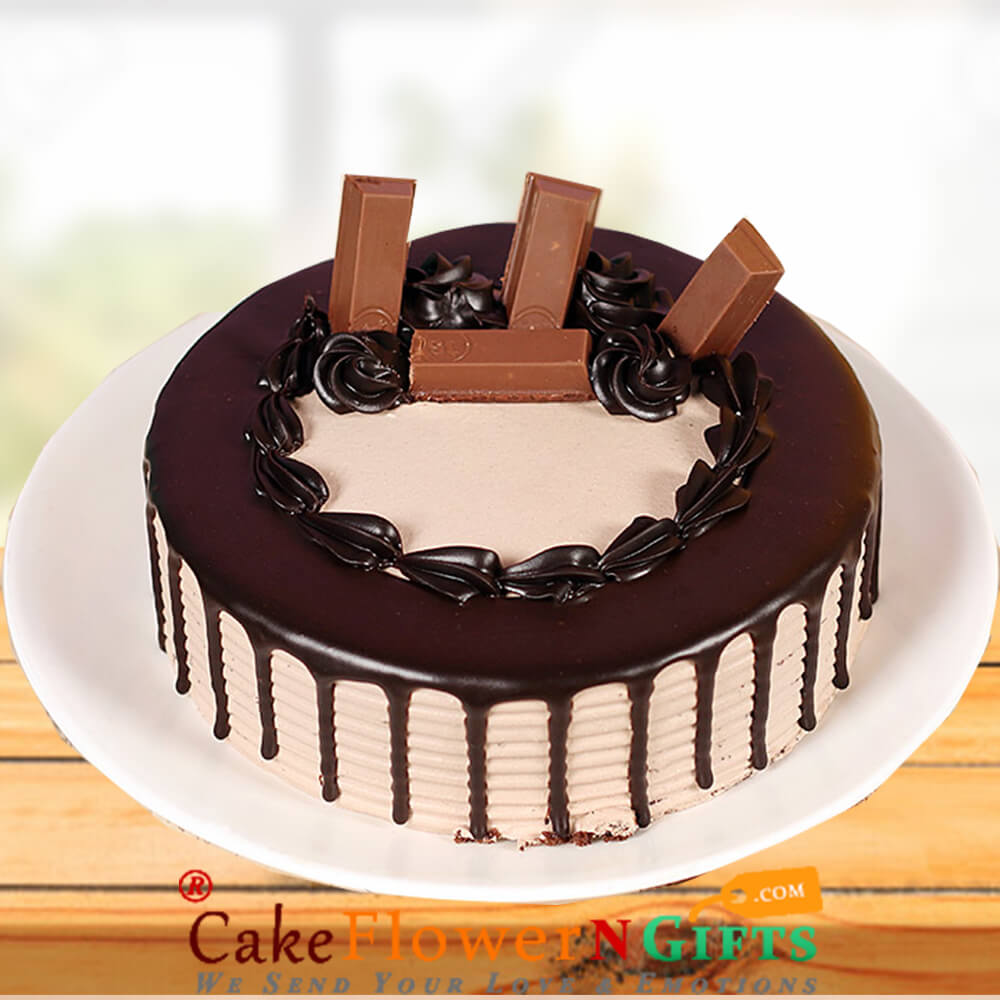 send half kg eggless kitkat chocolate cake delivery